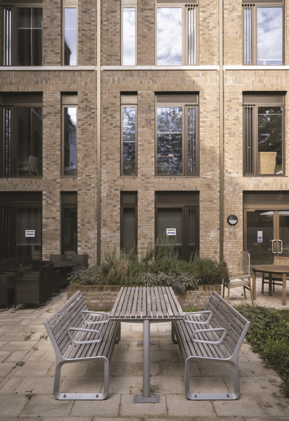 Pöytä mmcité Tably TBL111t TBL111 - 202000 - ral1000 - Lehtovuori