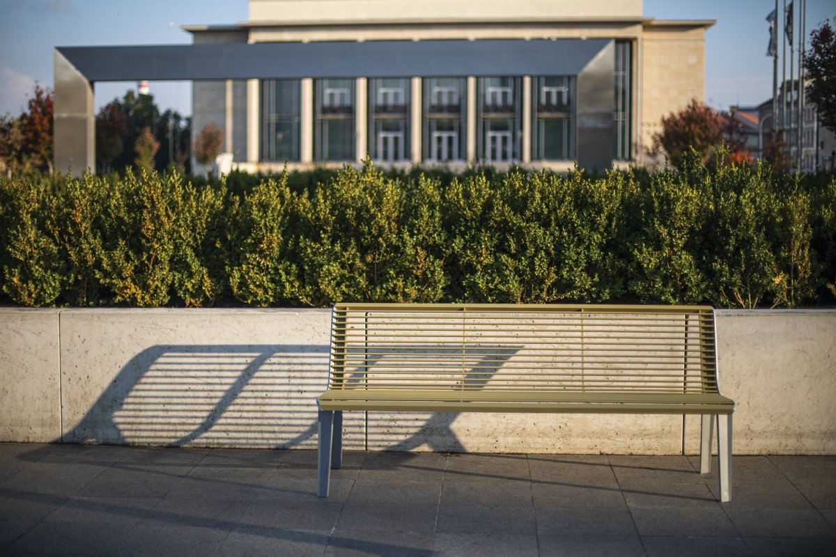 Puistonpenkki Emau EM251 - Lehtovuori