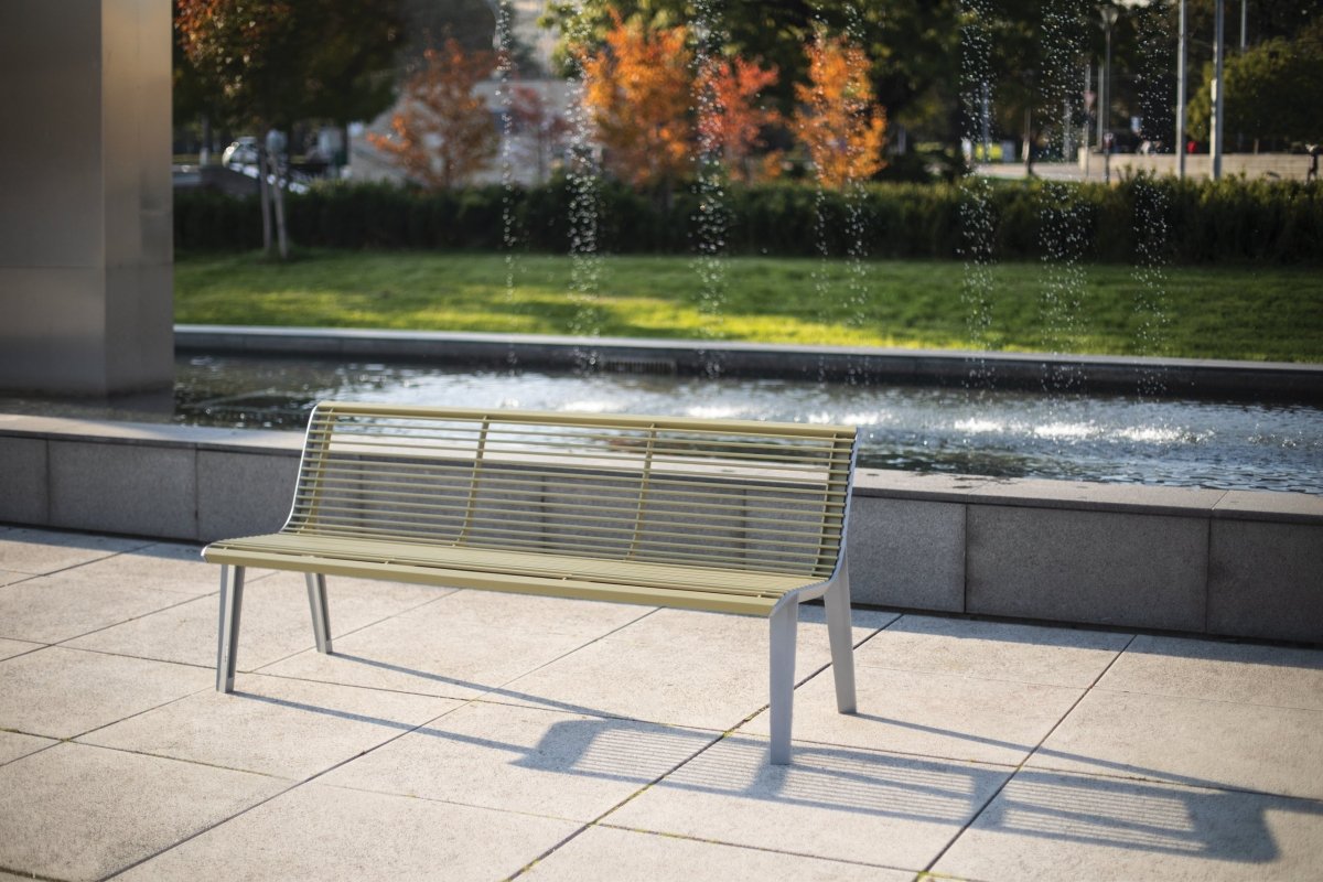 Puistonpenkki Emau EM251 - Lehtovuori