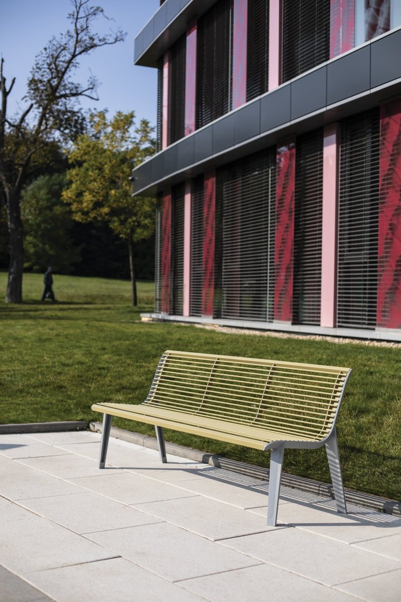 Puistonpenkki Emau EM251 - Lehtovuori