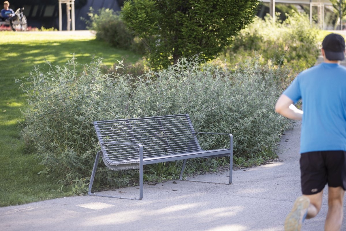 Puistonpenkki mmcité Preva Urbana LPU251 LPU251 - 002000 - ral1000 - Lehtovuori