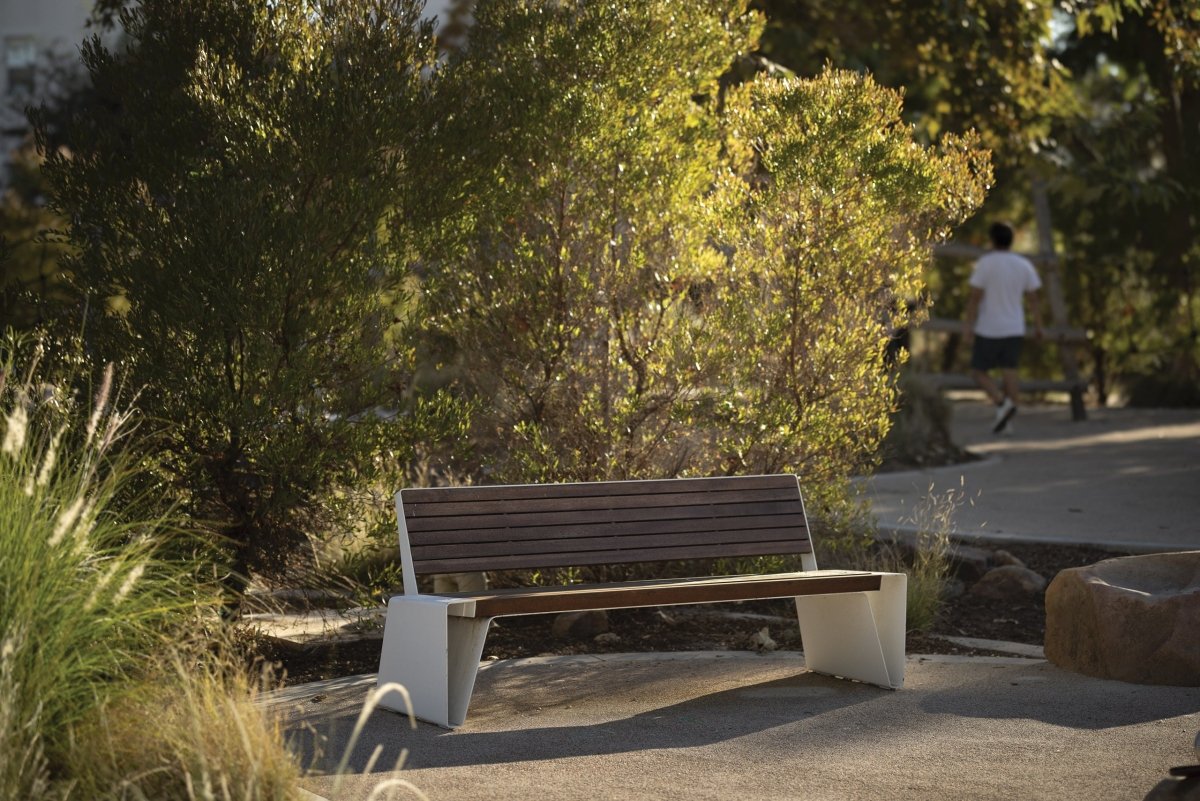 Puistonpenkki Radium LRA160t - Lehtovuori