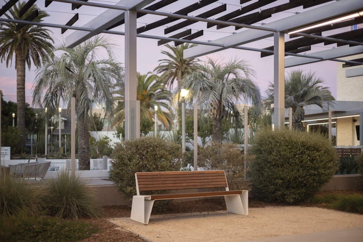 Puistonpenkki Radium LRA160t - Lehtovuori