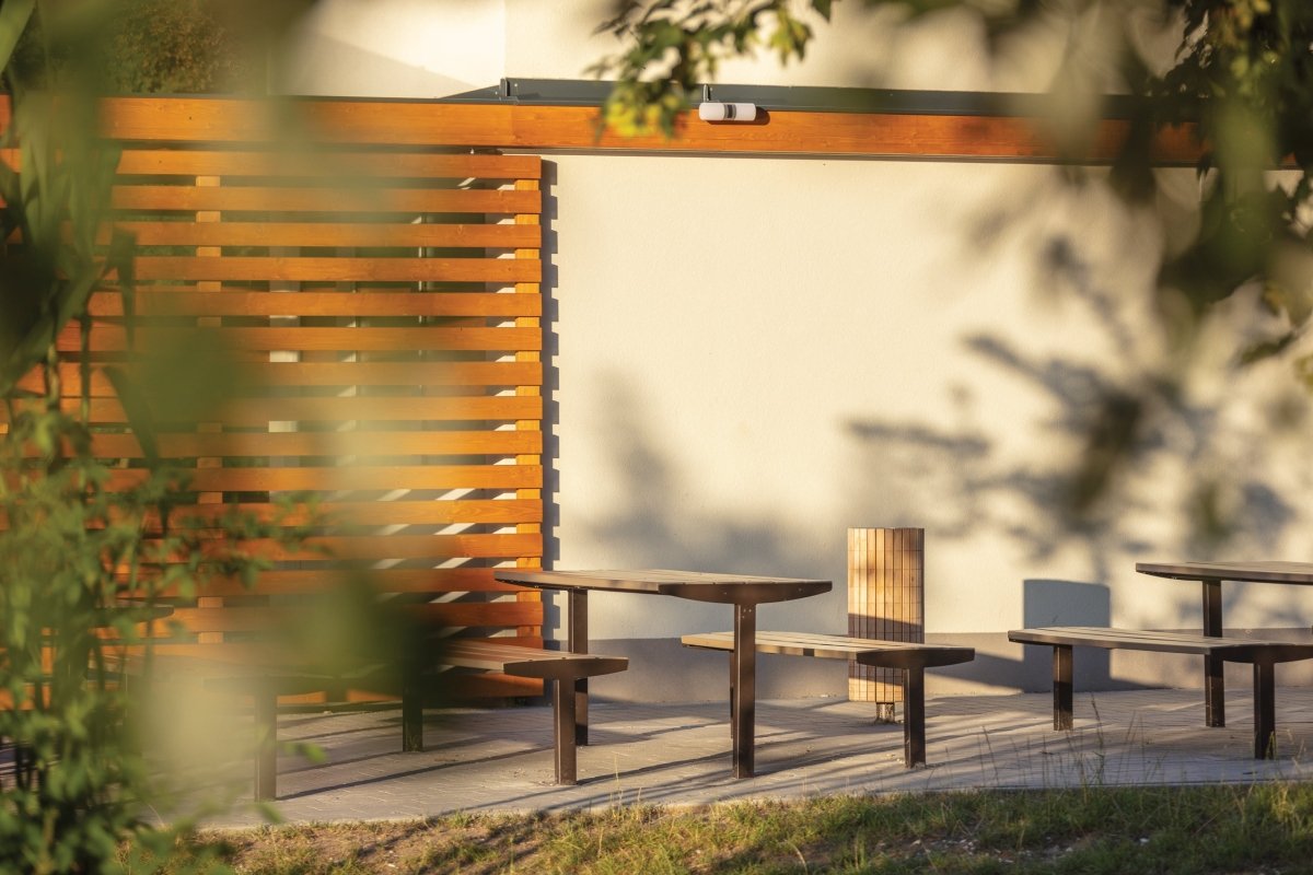 Puistonpenkki Vera Solo LVS111t - Lehtovuori