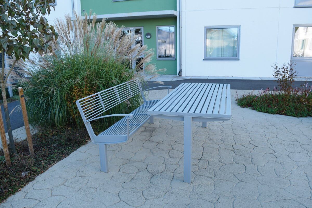 Parkbänk mmcité Intervera LVR456