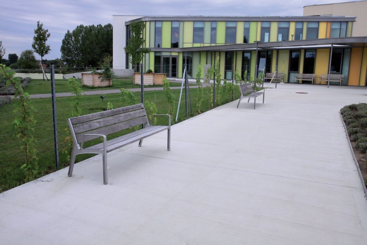 Parkbänk mmcité Miela LME156t
