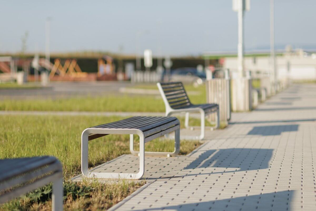 Parkbänk mmcité Portiqoa PQA111t