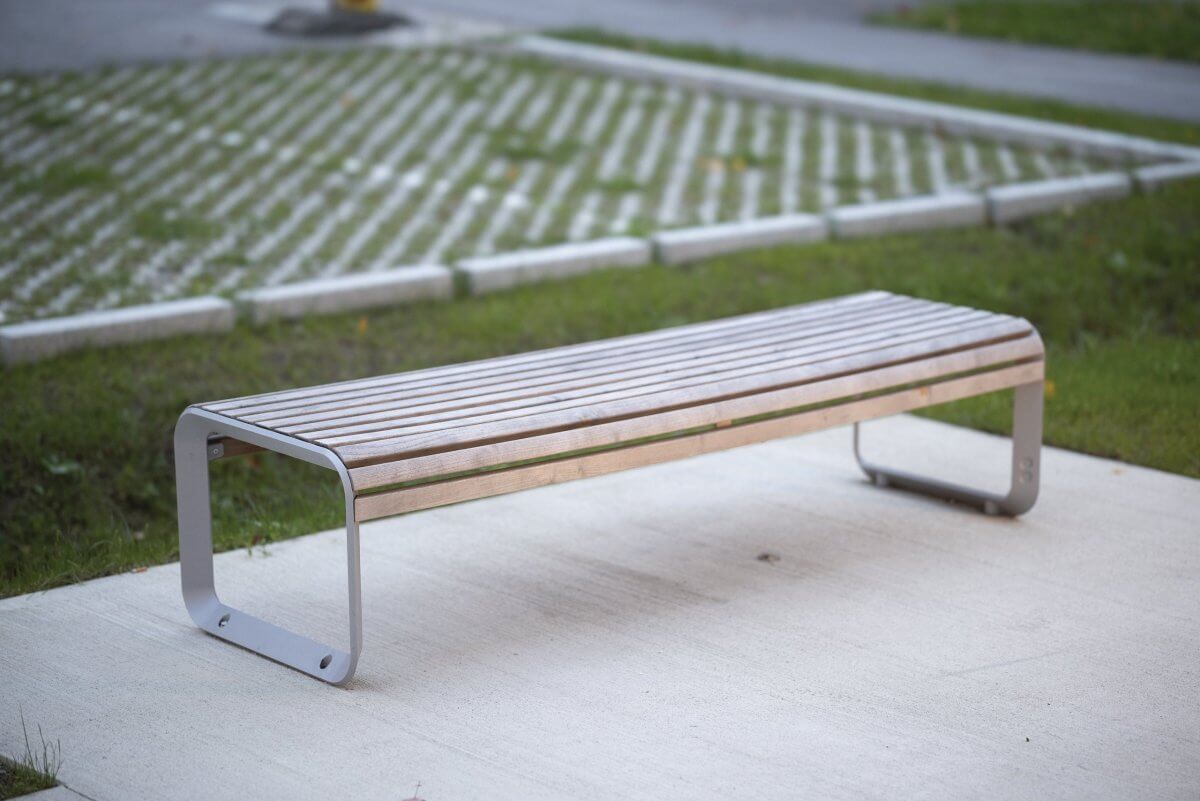 Parkbänk mmcité Portiqoa PQA111t