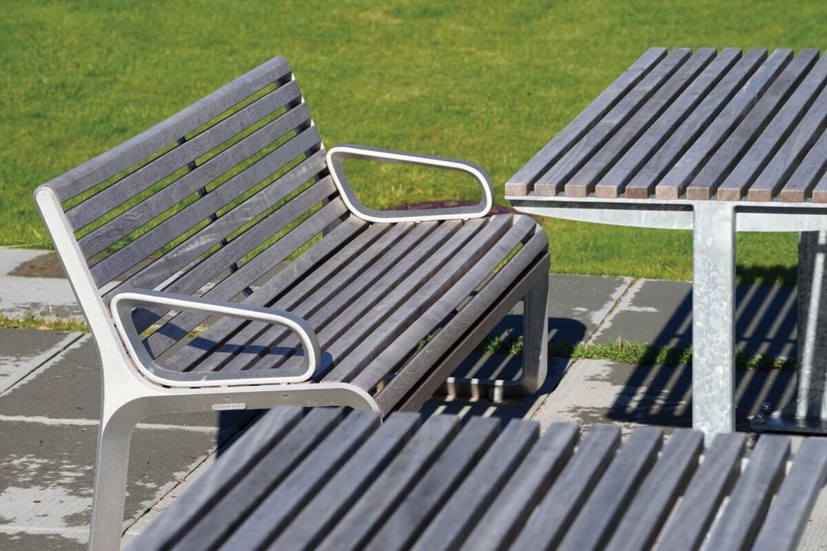 Parkbänk mmcité Portiqoa PQA156-02t