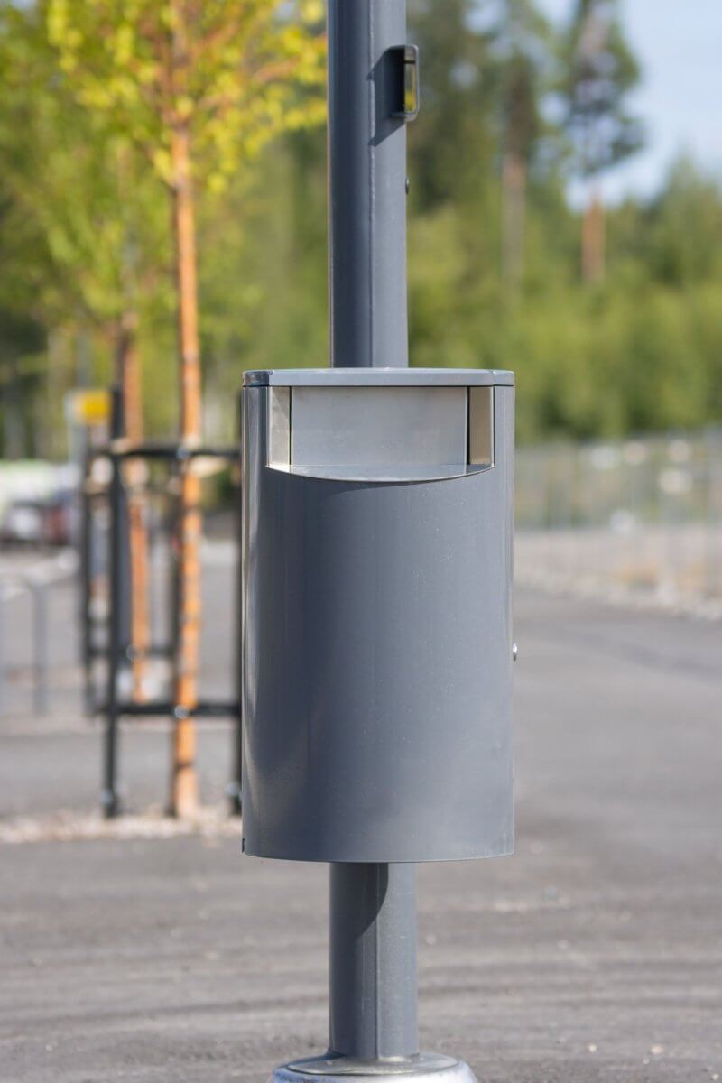 Papperskorg CITY 60, pulverlackad, med magnetlås