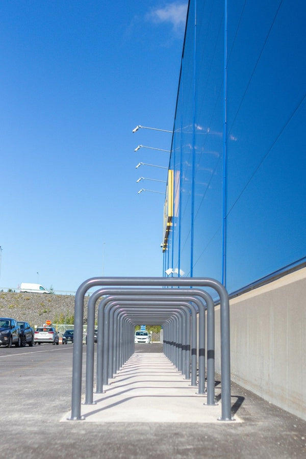 Cykelställ för ramlåsning U2, rostfritt stål, L1000xH900, utanpåliggande montering