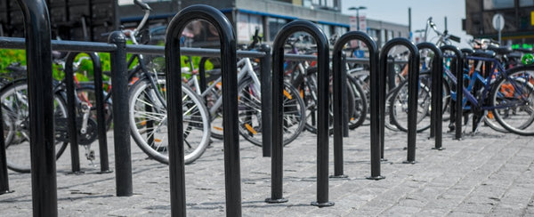 Cykelställ för ramlås U2, rostfritt stål, L300xH900, utanpåliggande montering