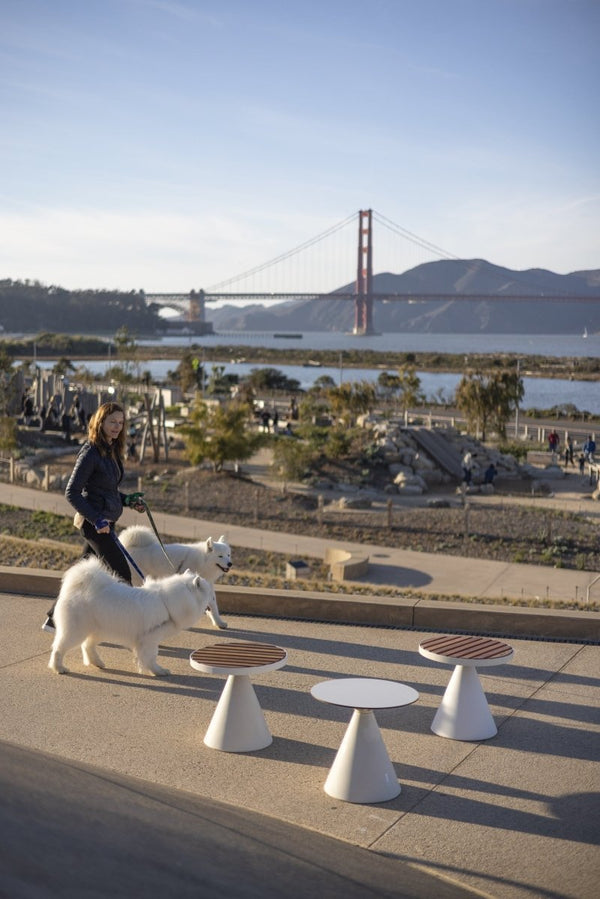 Stol mmcité Conics CON112t