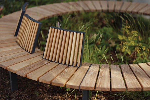 Puistonpenkki mmcité Vera Solo LVS630-et